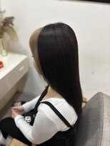 ラビス クローバー(Lovis clover) くびれヘア ツヤ髪スタイル Miki