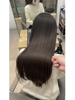 エラ(Ella)&nbsp;髪質改善×ヘーゼルグレージュで叶う上品艶髪