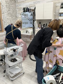 ジェイカット 昭和町店(J-cut)の写真/【昭和町駅徒歩3分】レディースカット￥2200/65歳以上or小学生以下の方￥1500～!経験豊富な女性staff多数★