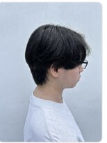 ブロッサム 東久留米店(Blossom)&nbsp;黒髪ツーブロックセンターパートで大人色気