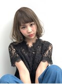 ふんわり前下がりボブグレージュ