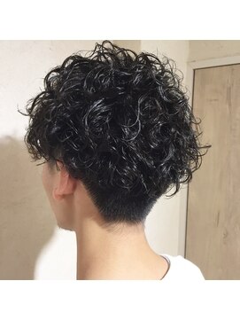 【メンズ限定】カット＋ケアパーマ￥9300