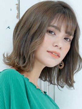 ナオシ トレス 富雄店(nao*c tres) 【奈良/富雄nao*c】ひし形シルエット切りっ放し外ハネミディー