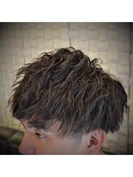 バーニーズ バーバークラブ(BARNEYS BARBER CLUB) ツイストスパイラルパーマ