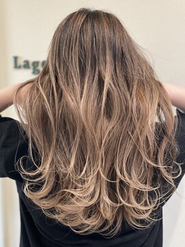 ラゴム(Lagom) 白髪ぼかしに人気☆ミルクティーグレージュ×ゆるふわロング