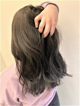 ヘアーズ イン フォルム アーツ(hairs in folm Arts)の写真/【花田口駅徒歩3分】“ファッションカラー”を使った明るい白髪染め♪透明感と艶のある自然な仕上がりに＊