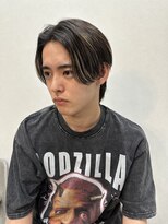 ウォルク(WOLK)&nbsp;ナチュラルセンターパート/刈り上げスタイル