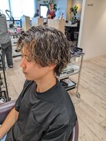 コワファーストナガサキシャンプーボーイ(COIFF1RST NAGASAKI SHAMPOO BOY)&nbsp;センターパート×サーフカール