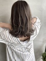 ニューカマー バイ ヘッドライト シブヤ(NEW COMER by HEADLIGHT shibuya)&nbsp;グレージュ×セミロングレイヤー