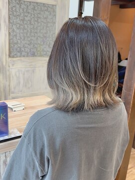 モアムー(Moremuu) 裾カラー