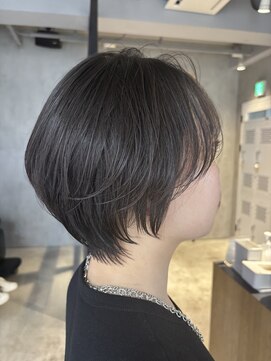 エリマ 調布(elima) レディースくびれショートボブ毛流れカーキグレージュカラー