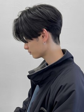 アンドワークス カシワ(&WORKS kashiwa) 黒髪ツーブロックマッシュ