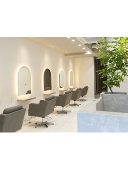 大人女性のキレイをお手伝い。落ち着いた店内でゆったりとお過ごしください◇