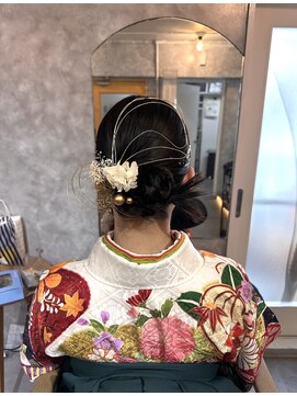 サーディースリーエーカーズヘアスタジオ(33Acers Hair Studio) シニヨンカチモリ