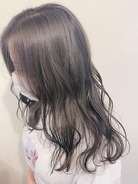 アニータバイガネイシャ(Aujua anita by ganesha) 艶髪×シルバーグレージュ#髪質改善#長浜#ブリーチ#ダブルカラー