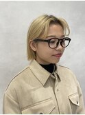 切りっぱなしボブ/ハイトーン/センターパート/20代/30代/40代/
