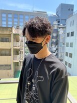 ロンド ストラーダ 心斎橋(Lond strada)&nbsp;刈り上げかき上げツイスパ風　アップバング　コンマヘア