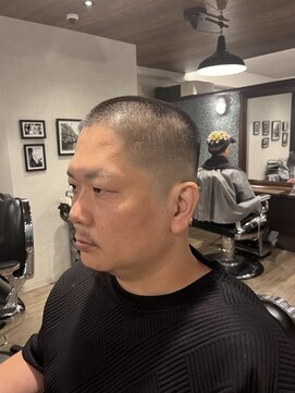 ワンワンオー バーバーショップ 長浜店(@110 BARBER SHOP) バズカット