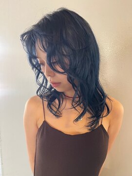 スリー スタンド(THREE STAND) ミディアムレイヤー×ウルフ