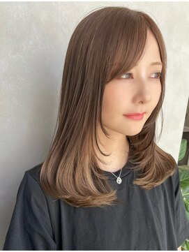 ロイ(Roi) 【西村】レイヤーミディアム_ミルクティーベージュ_ブリーチなし