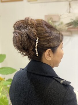 ヘアセットサロンエッジ(Edge) オペラのリサイタルに高めのボリュームアップヘア