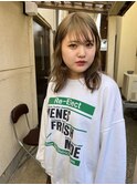 オリーブベージュ