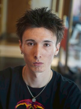 メリケンバーバーショップ コウベ(MERICAN BARBERSHOP KOBE) パンクスパイキーショート