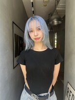 ジーナ(XENA) 水色カラー くびれヘア