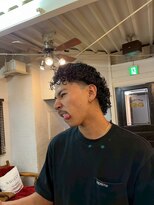 ビーバイエイトジェンツ(Bee by EIGHT GENTS)&nbsp;MEN’S HAIR/ブルーブラック/フェザーパーマ/心斎橋