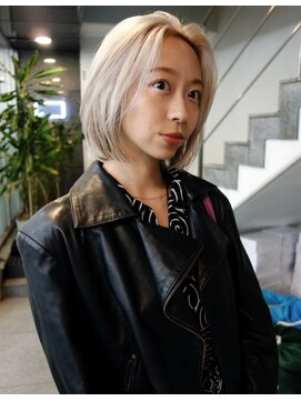 レコ 渋谷(LECO) ホワイトベージュホワイトブランドハイトーンケアブリーチボブ