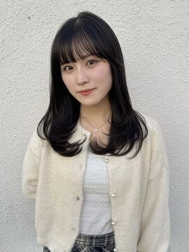 リタ(Lita) レイヤーカット/ワンホンヘア/顔まわりカット