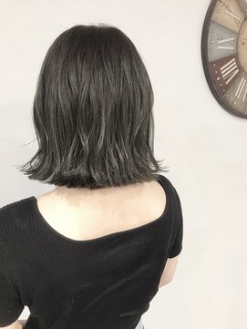 ブルー(BLUE) 《Blue》#グレイアッシュ#ダークカラー#切りっぱなしボブ