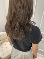 上品なマロンベージュカラー
