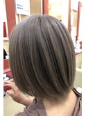 アッシュグレージュショート