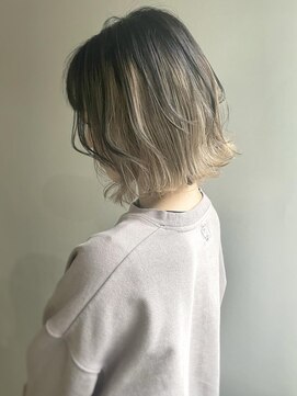 エル セルカ 高田馬場(el CERCA) 切りっぱなし外ハネ×ホワイトブロンドインナーカラー