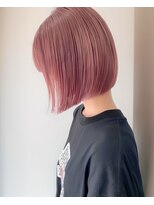 ミスグランディーヴィラス(Miss Grandee VILLAS) 切りっぱなし前下がりミニボブ/パープルカラー