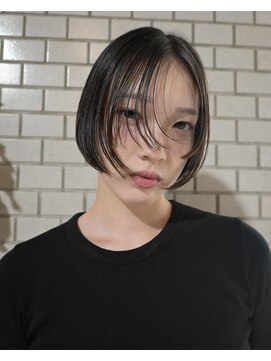 タス(tas) 長めの前髪でクールなボブに！