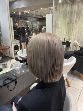 トムキャット(TOM CAT) グレージュカラー