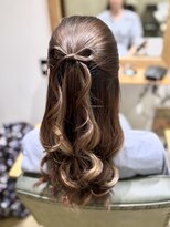 ハウス(HAUS.)&nbsp;リボン×ハーフアップ