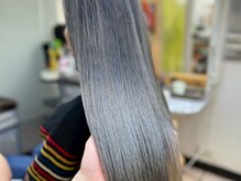 重く見せない♪肌映えする明るめグレーカラー◎[あびこ駅/ショート/白髪染め/眉毛/フェザーパーマ/ボブ]