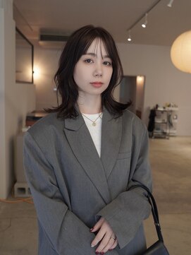 やるレイヤー×軽やかツヤ髪