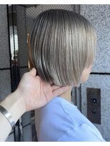 ダブ アオヤマ(DaB AOYAMA)&nbsp;【黒染め履歴から1日で作る】２ブリーチ、ホワイトベージュ