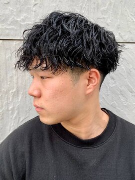 ジーニー 本厚木(Genie) フェザーパーマサーフカール刈り上げセンターパート