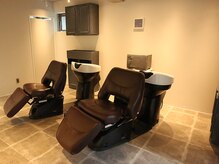 ロイ(Roy)の雰囲気(◆半個室仕様のフルフラットシャンプースペース◆)