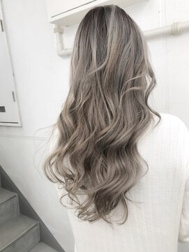 ナイン ヘアースタジオ(NINE Hair Studio) パールホワイト