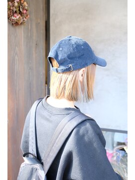 スロウ(Slow) CAPとボブ