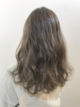 コロ(COLO) 【COLO 吉祥寺 都甲菜穂】ゆるふわシナモンベージュ