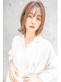 かきあげヘアーシルバーカラー韓国風センターフェードカット