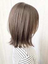 フェルナ(FERNA) 【大人可愛い20代30代40代外ハネミディ】