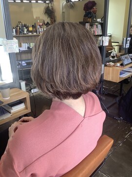 ワラティク(WARATI C) ナチュラルな白髪ぼかしハイライト